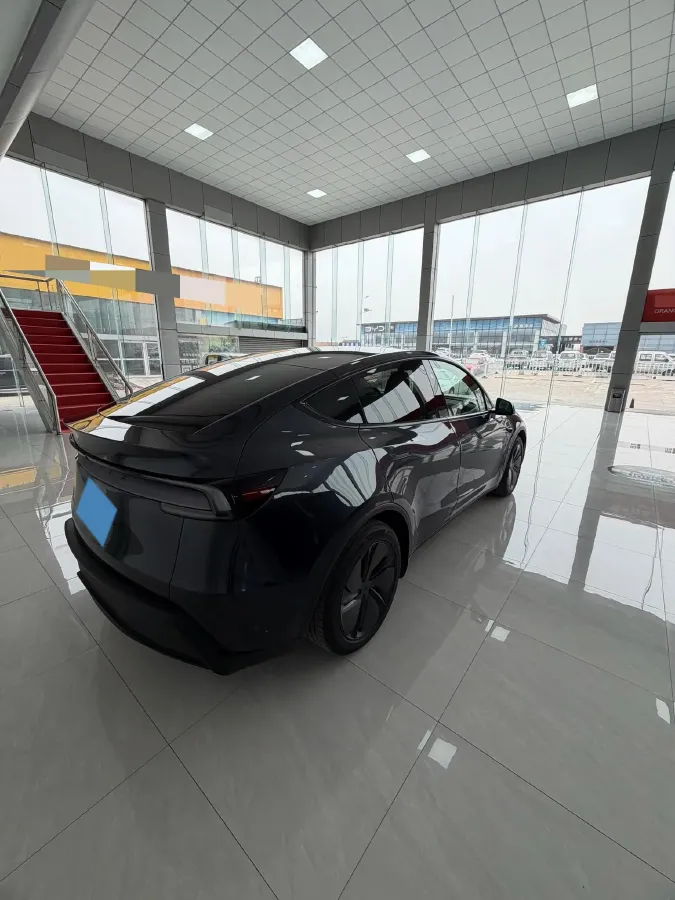 2025 Tesla Model Y BEV 78.4KWH,autocango,china used car exporter,china ev exporter,chinese used car exporter,chinese used ev exporter