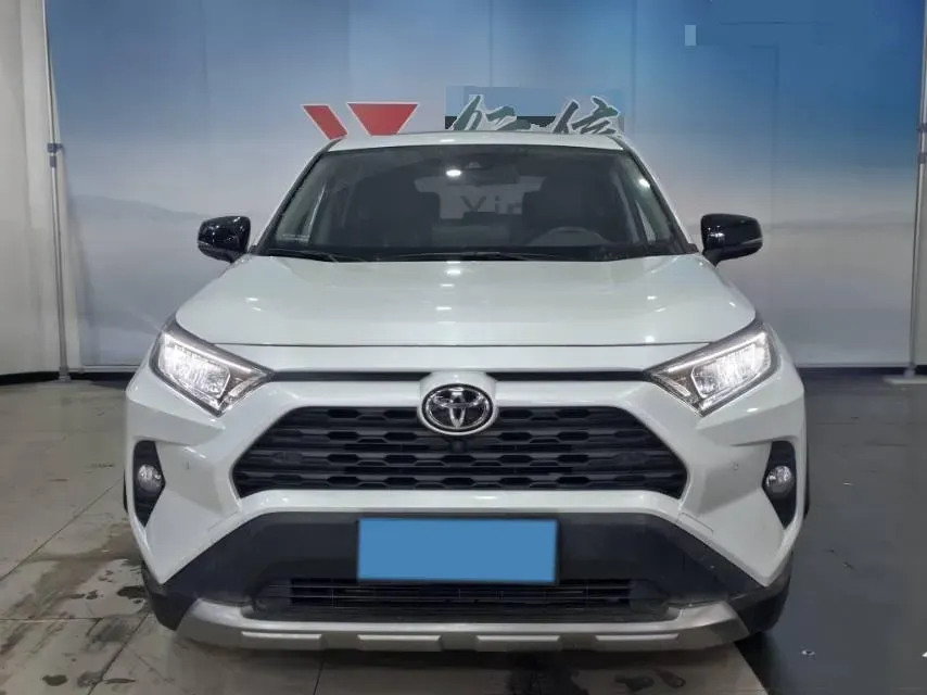 2022 Toyota RAV4 2.0L 171HP L4 CVT,autocango,china used car exporter,china ev exporter,chinese used car exporter,chinese used ev exporter