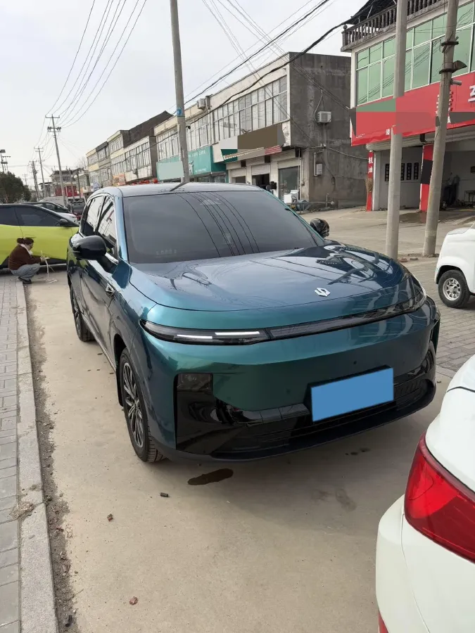 2025 Leapmotor B10 BEV 67.1KWH,autocango,china used car exporter,china ev exporter,chinese used car exporter,chinese used ev exporter