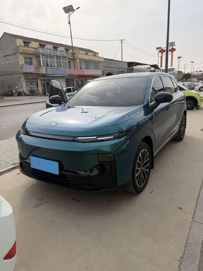 2025 Leapmotor B10 BEV 67.1KWH,autocango,china used car exporter,china ev exporter,chinese used car exporter,chinese used ev exporter