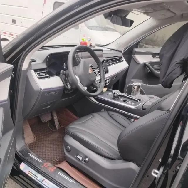2025 HongQi HS5 2.0T 252HP L4 8AT,autocango,china used car exporter,china ev exporter,chinese used car exporter,chinese used ev exporter