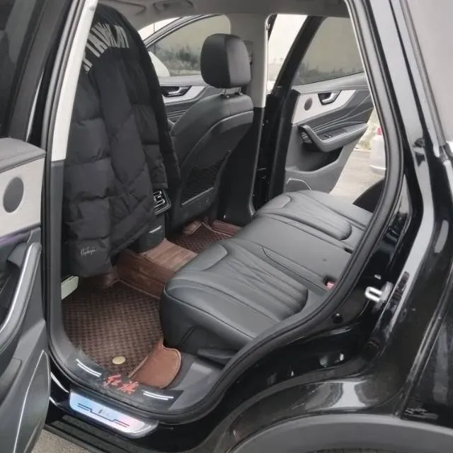 2025 HongQi HS5 2.0T 252HP L4 8AT,autocango,china used car exporter,china ev exporter,chinese used car exporter,chinese used ev exporter