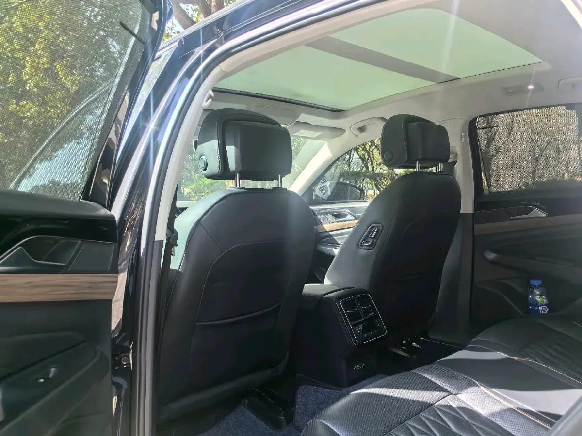 2019 Volvo V40 1.5T 152HP L4 6AT,autocango,china used car exporter,china ev exporter,chinese used car exporter,chinese used ev exporter