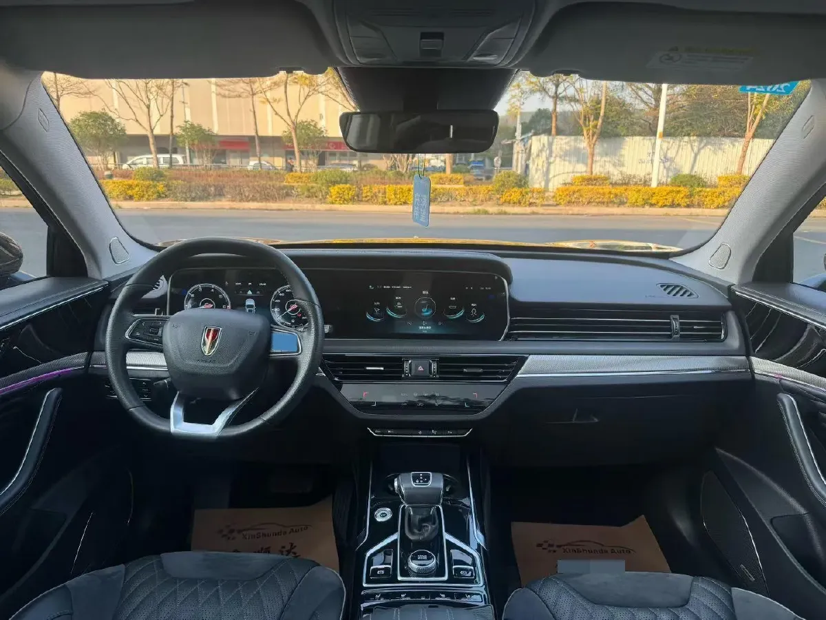 2022 HongQi HS5 2.0T 224HP L4 6AT,autocango,china used car exporter,china ev exporter,chinese used car exporter,chinese used ev exporter