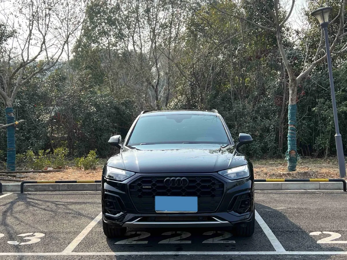 2024 Audi Q5L 2.0T 245HP L4 7DCT,autocango,china used car exporter,china ev exporter,chinese used car exporter,chinese used ev exporter