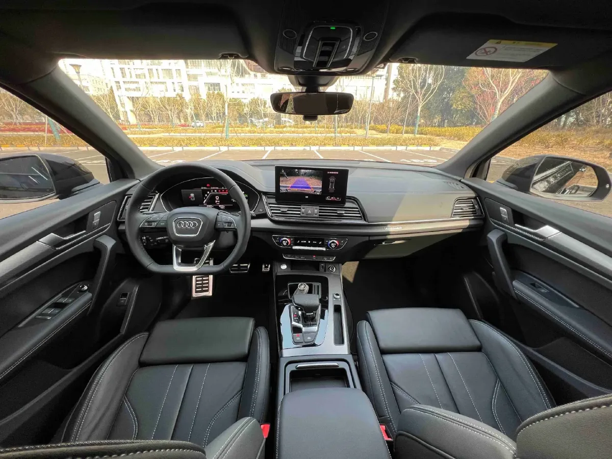 2024 Audi Q5L 2.0T 245HP L4 7DCT,autocango,china used car exporter,china ev exporter,chinese used car exporter,chinese used ev exporter