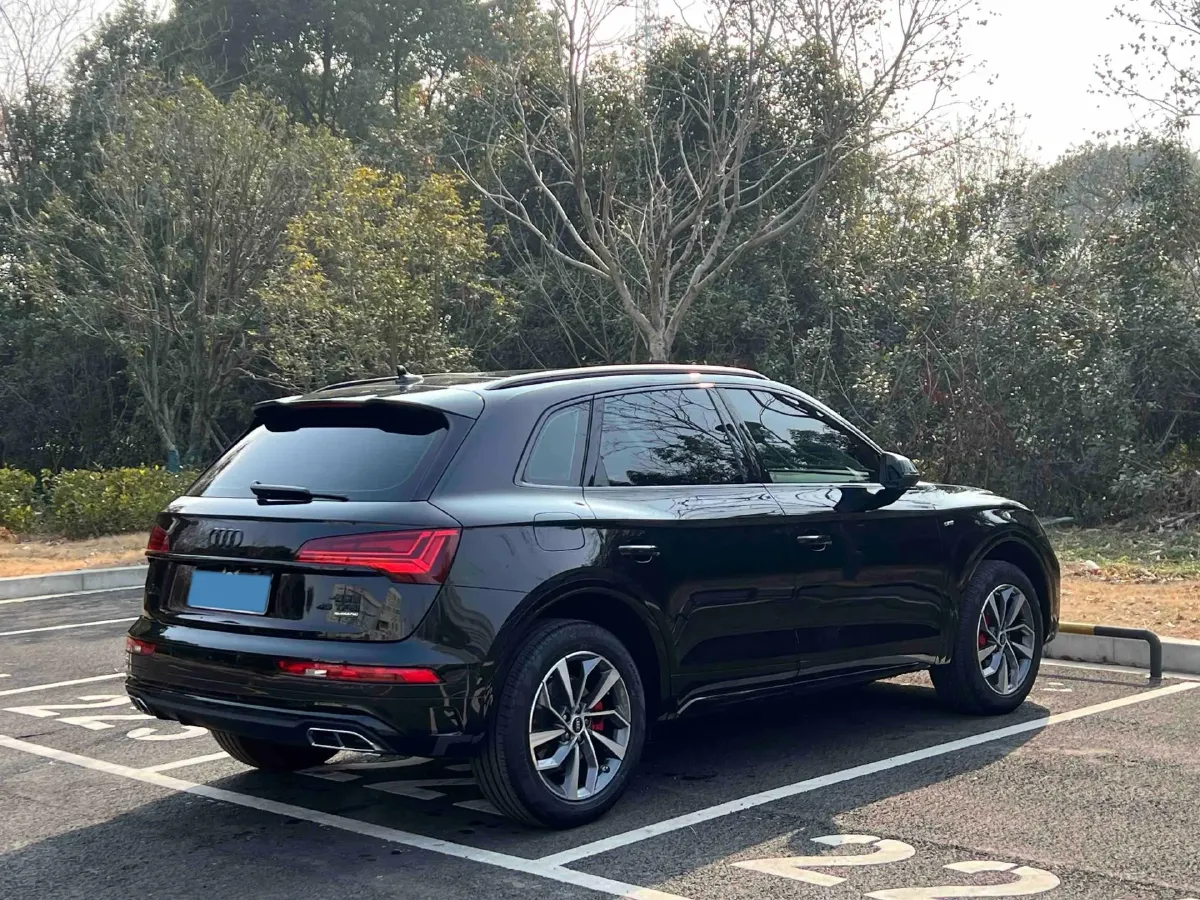 2024 Audi Q5L 2.0T 245HP L4 7DCT,autocango,china used car exporter,china ev exporter,chinese used car exporter,chinese used ev exporter