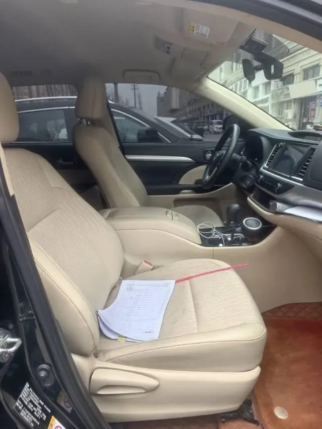 2021 Toyota Highlander 2.0T 220HP L4 6AT,autocango,china used car exporter,china ev exporter,chinese used car exporter,chinese used ev exporter