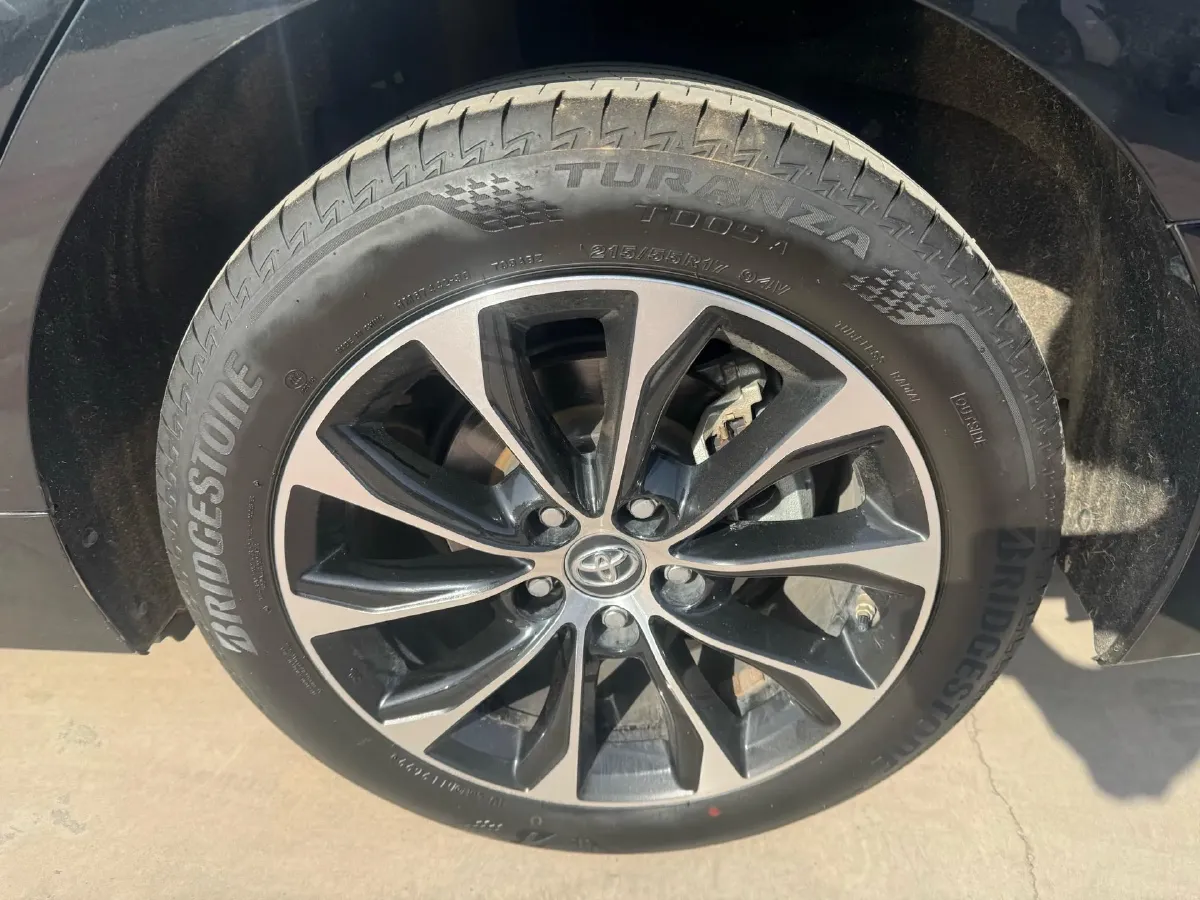 2022 Toyota Avalon 2.5L 209HP L4 8AT,autocango,china used car exporter,china ev exporter,chinese used car exporter,chinese used ev exporter