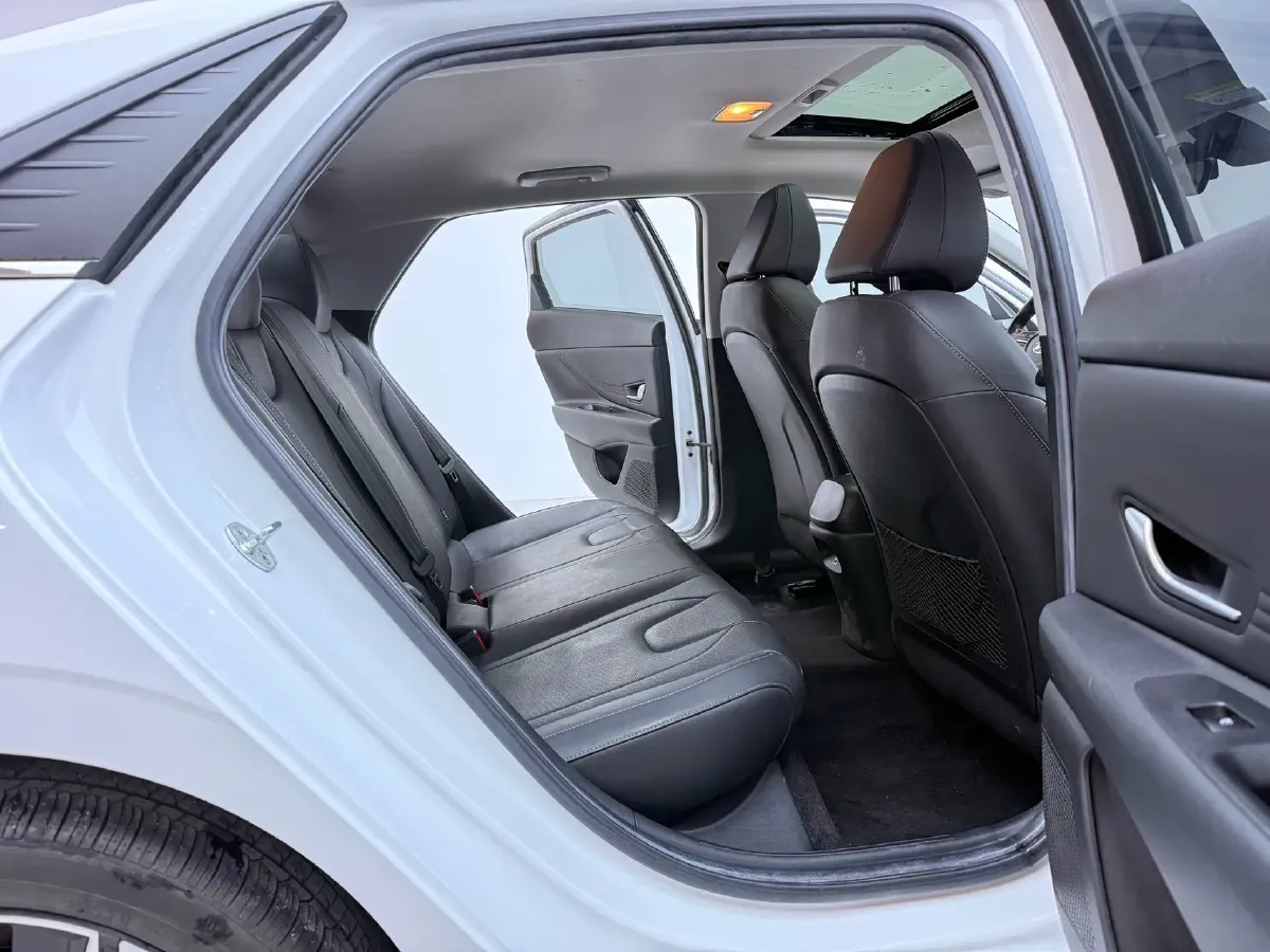 2021 Hyundai Elantra 1.5L 115HP L4 CVT,autocango,china used car exporter,china ev exporter,chinese used car exporter,chinese used ev exporter