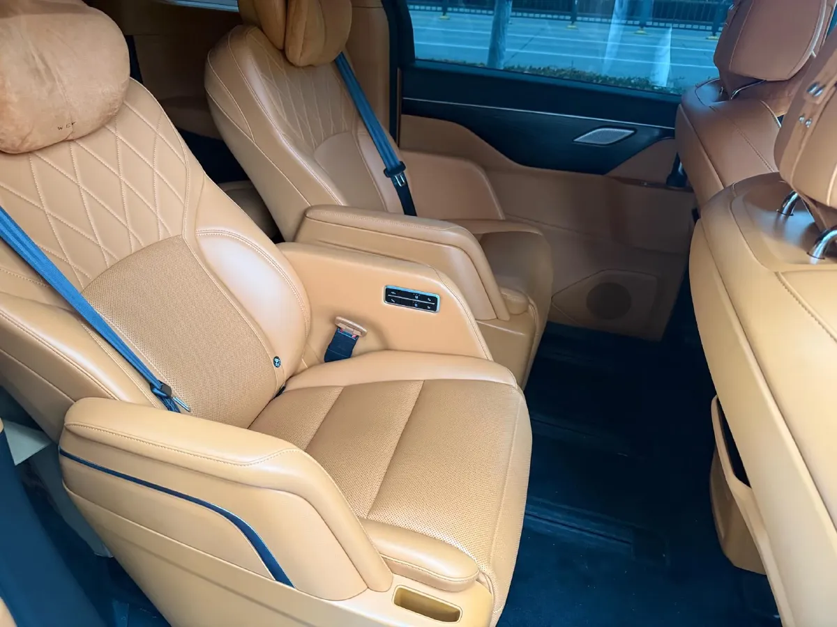 2024 Toyota Sienna 2.5L 189HP L4 E-CVT Hybrid,autocango,china used car exporter,china ev exporter,chinese used car exporter,chinese used ev exporter