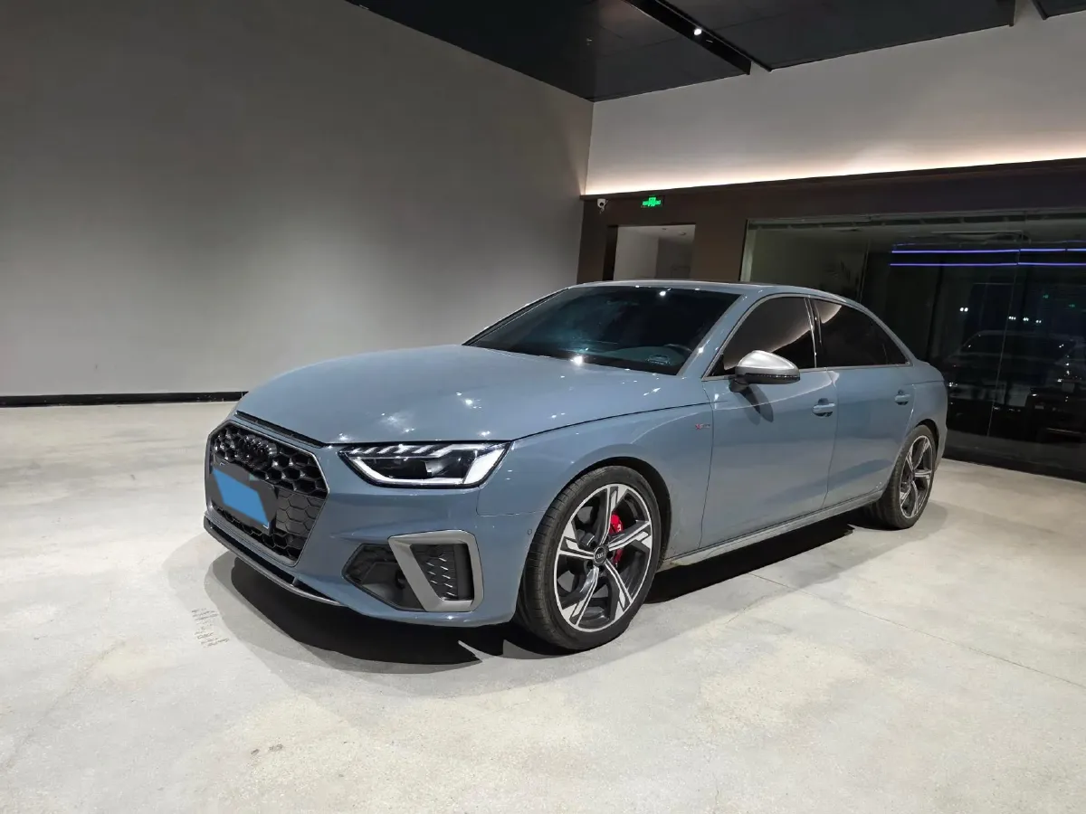 2022 Audi A4L 2.0T 190HP L4 7DCT,autocango,china used car exporter,china ev exporter,chinese used car exporter,chinese used ev exporter