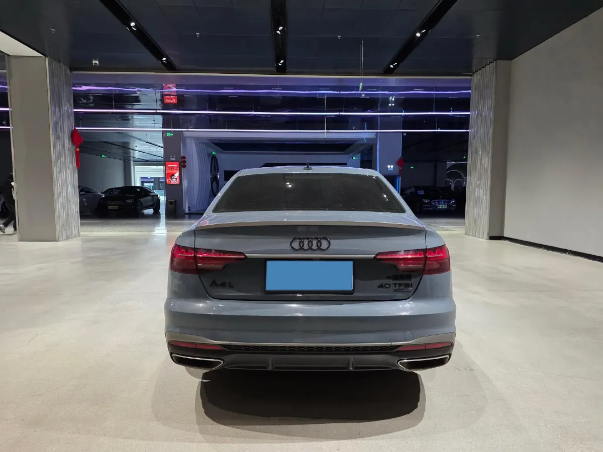 2022 Audi A4L 2.0T 190HP L4 7DCT,autocango,china used car exporter,china ev exporter,chinese used car exporter,chinese used ev exporter