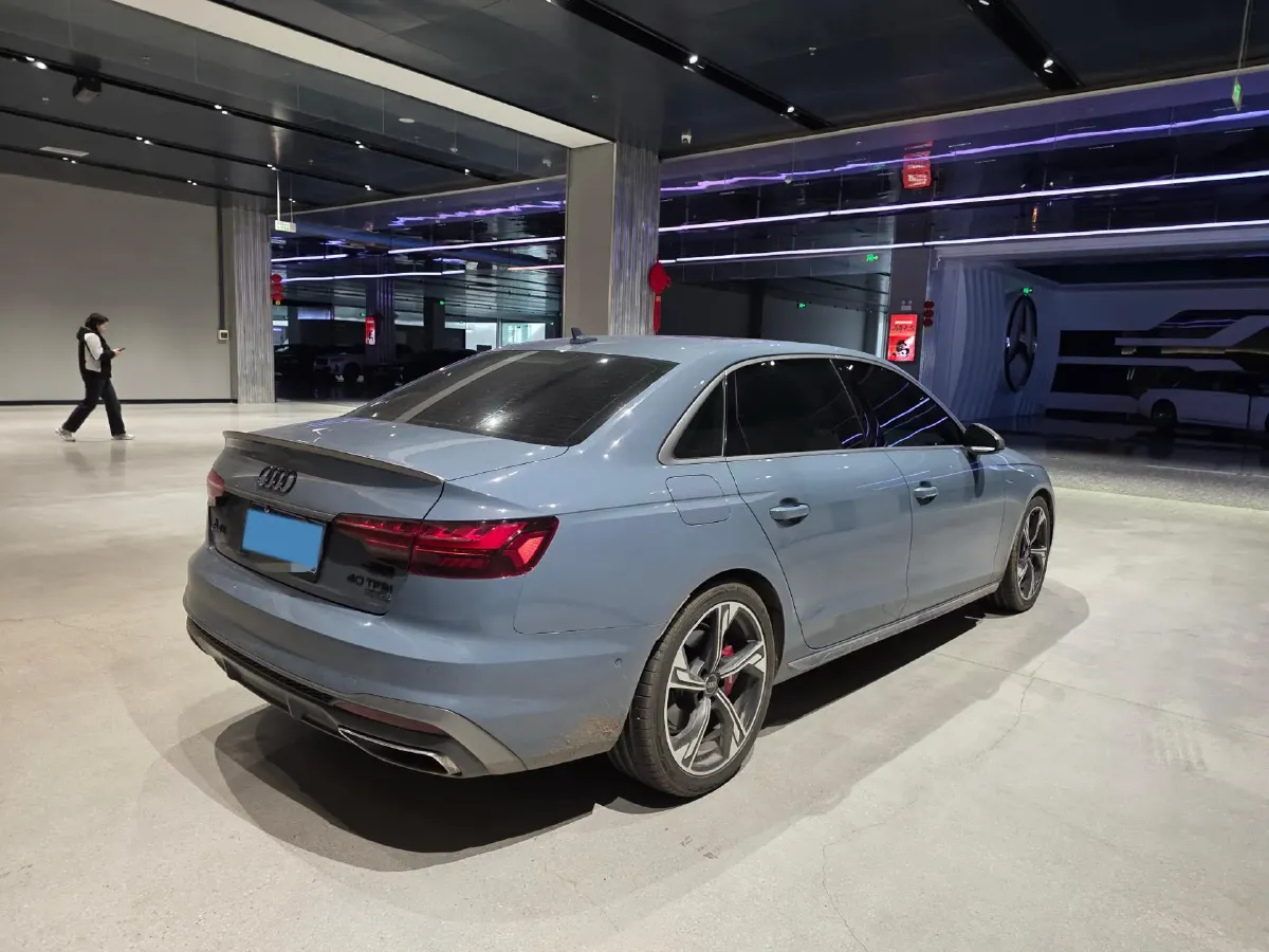 2022 Audi A4L 2.0T 190HP L4 7DCT,autocango,china used car exporter,china ev exporter,chinese used car exporter,chinese used ev exporter