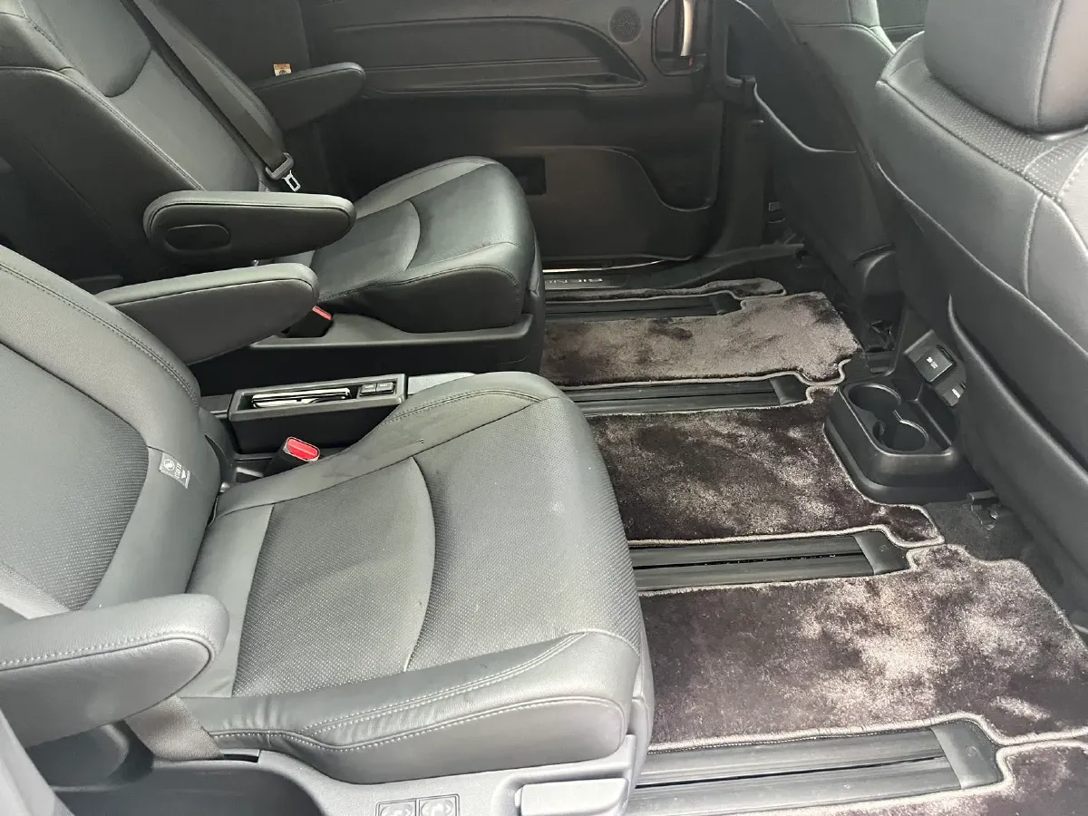 2021 Toyota Sienna 2.5L 192HP L4 E-CVT Hybrid,autocango,china used car exporter,china ev exporter,chinese used car exporter,chinese used ev exporter