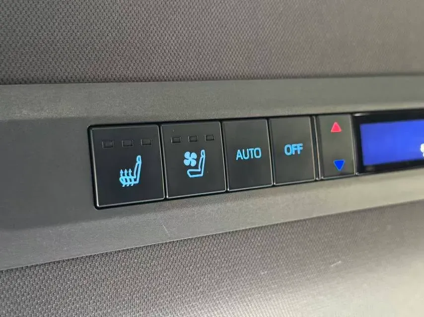 2023 Toyota Sienna 2.5L 189HP L4 E-CVT Hybrid,autocango,china used car exporter,china ev exporter,chinese used car exporter,chinese used ev exporter