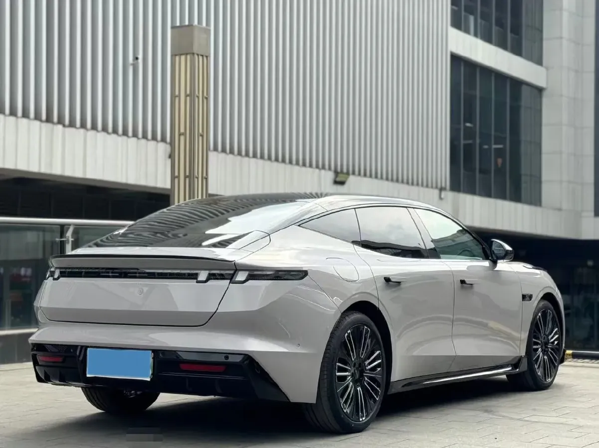 2025 LYNK&CO 10 EM-P 1.5T 163HP L4 3DHT PHEV,autocango,china used car exporter,china ev exporter,chinese used car exporter,chinese used ev exporter