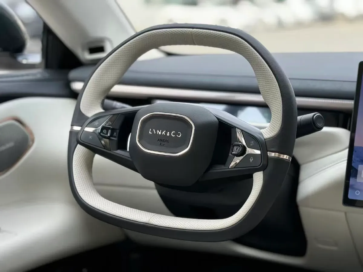 2025 LYNK&CO 10 EM-P 1.5T 163HP L4 3DHT PHEV,autocango,china used car exporter,china ev exporter,chinese used car exporter,chinese used ev exporter