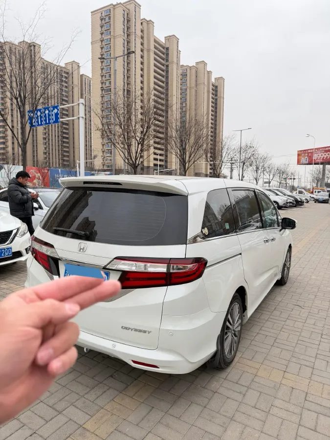 2018 Honda Odyssey 2.4L 186HP L4 CVT,autocango,china used car exporter,china ev exporter,chinese used car exporter,chinese used ev exporter