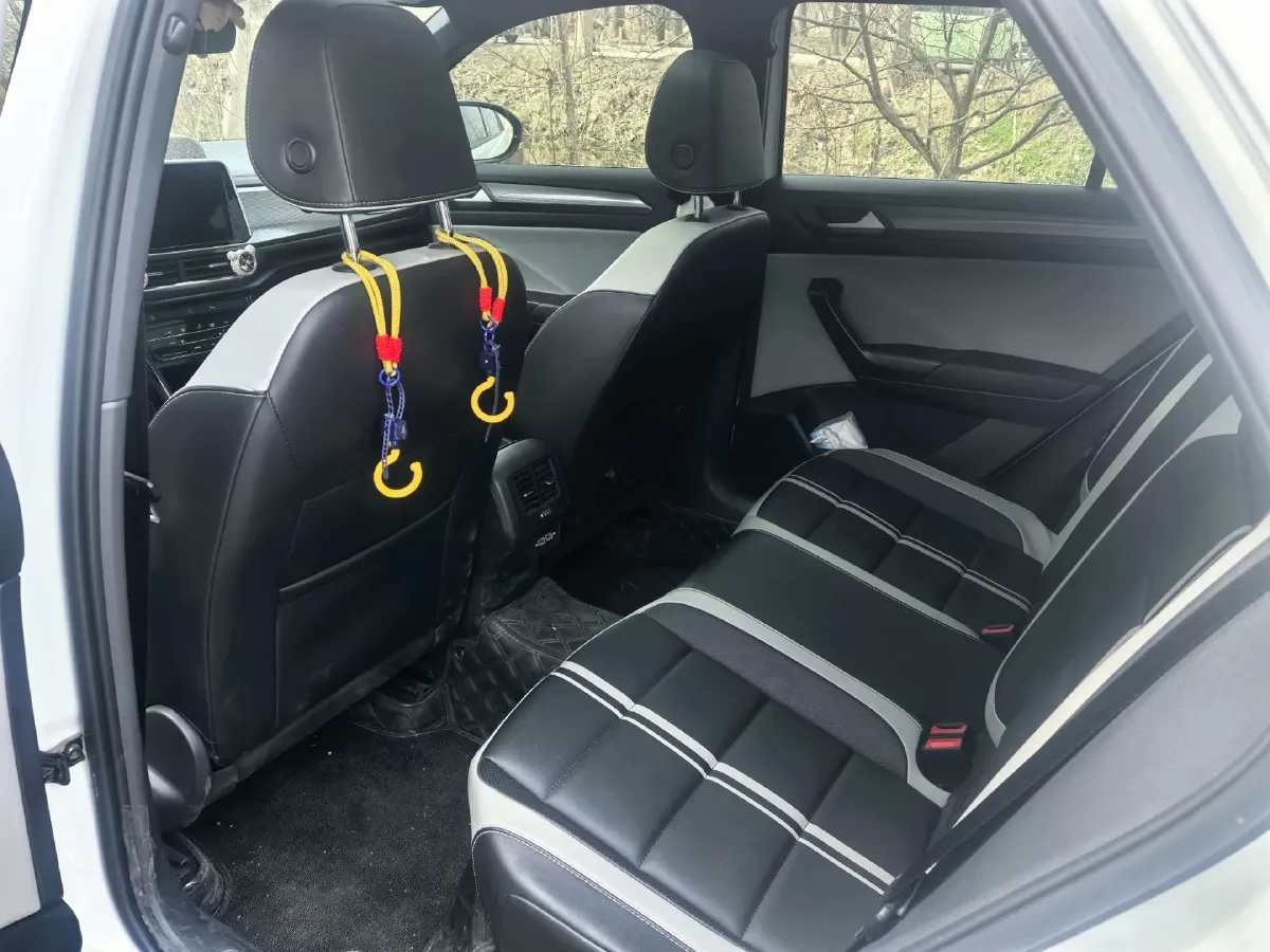 2024 Volkswagen T-Roc 1.5T 160HP L4 7DCT,autocango,china used car exporter,china ev exporter,chinese used car exporter,chinese used ev exporter