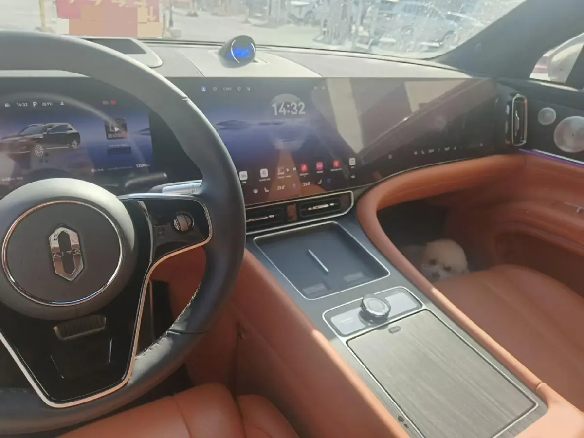 2025 AITO AITO M9 REEV 160HP REEV 52KWH,autocango,china used car exporter,china ev exporter,chinese used car exporter,chinese used ev exporter