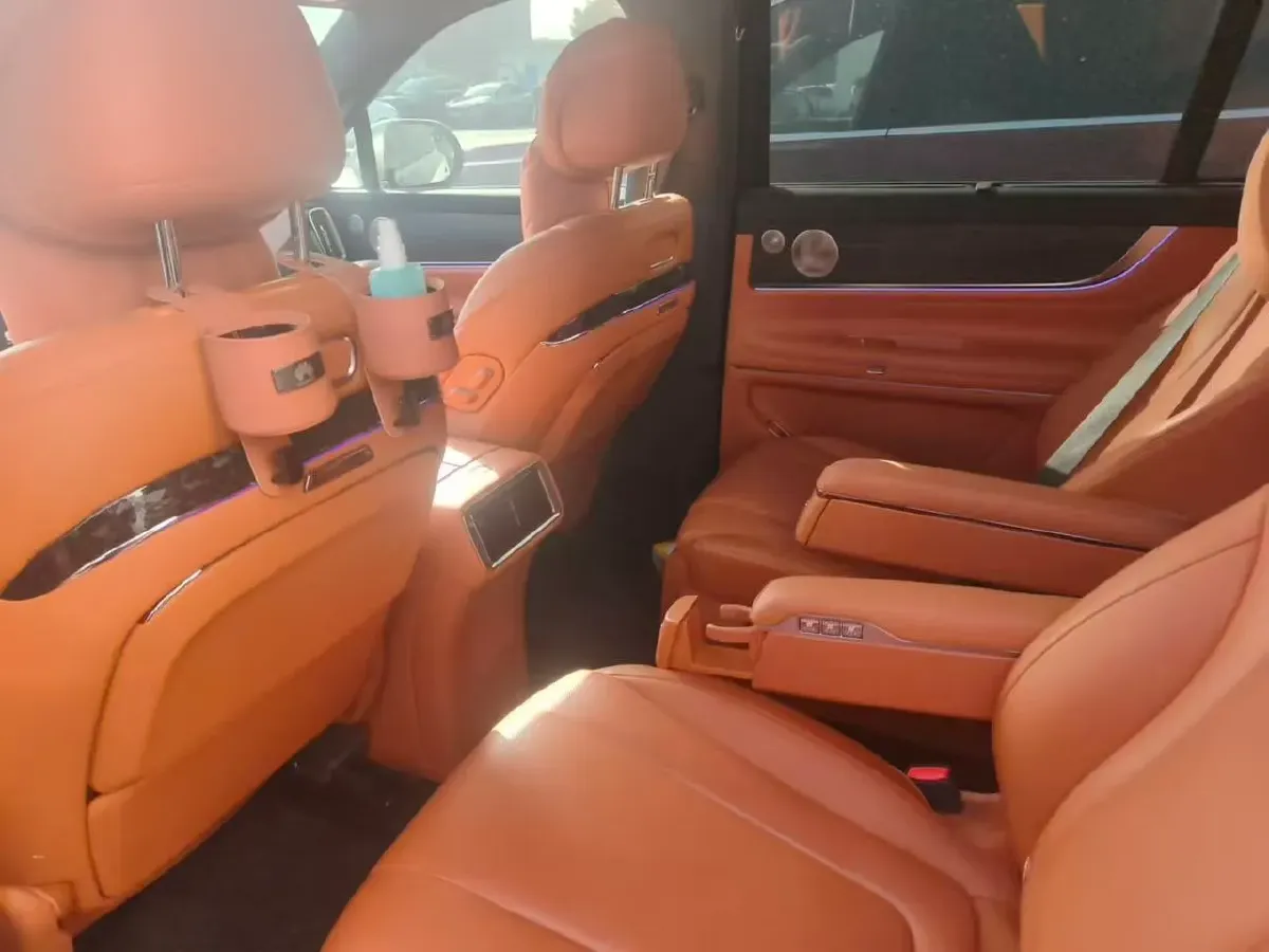 2025 AITO AITO M9 REEV 160HP REEV 52KWH,autocango,china used car exporter,china ev exporter,chinese used car exporter,chinese used ev exporter