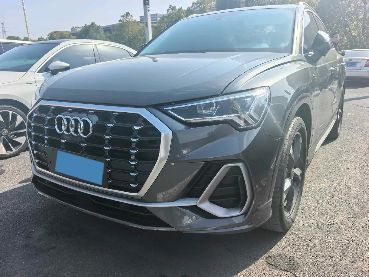 2019 Audi Q3 2.0T 186HP L4 7DCT,autocango,china used car exporter,china ev exporter,chinese used car exporter,chinese used ev exporter