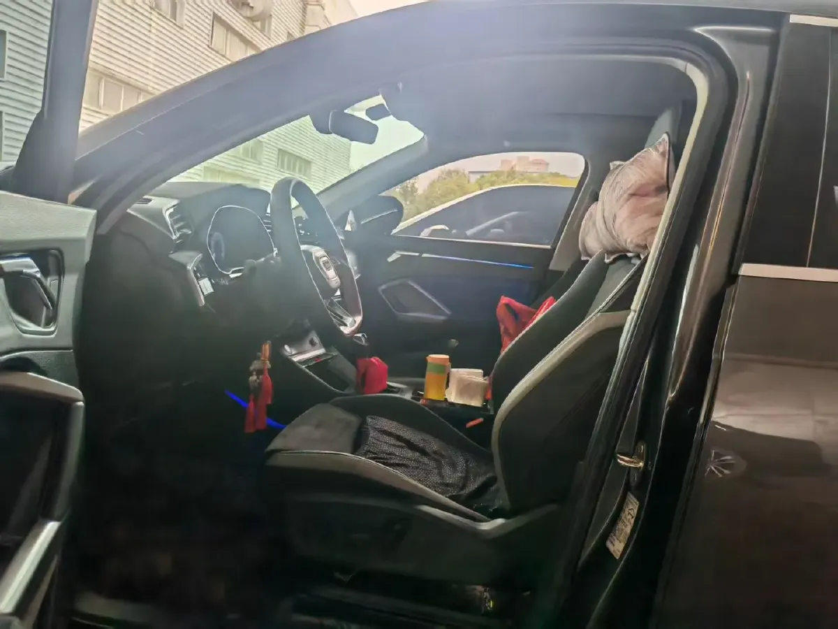 2019 Audi Q3 2.0T 186HP L4 7DCT,autocango,china used car exporter,china ev exporter,chinese used car exporter,chinese used ev exporter