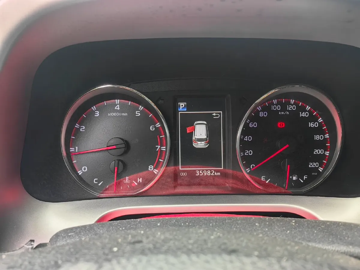 2016 Mitsubishi Outlander 2.0L 150HP L4 CVT,autocango,china used car exporter,china ev exporter,chinese used car exporter,chinese used ev exporter