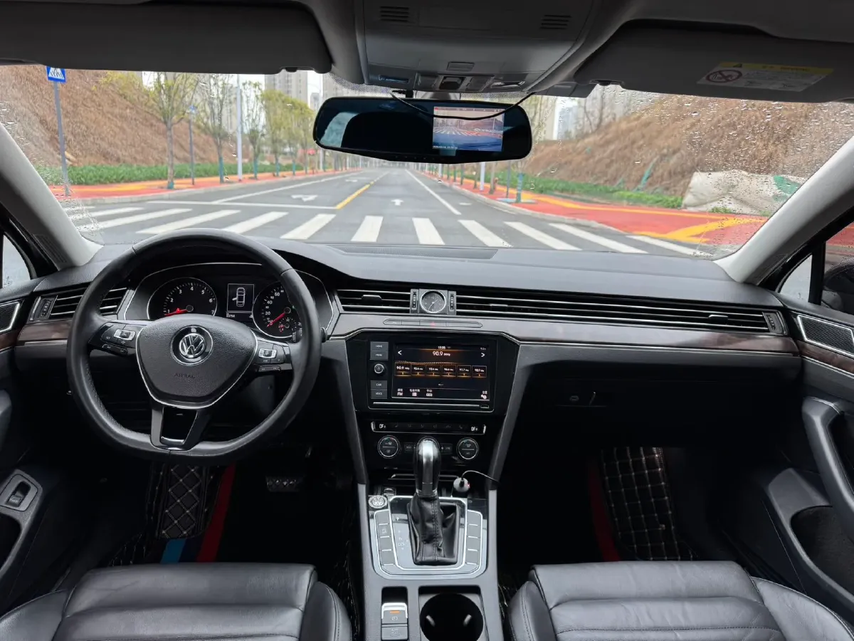 2019 Volkswagen Magotan 2.0T 186HP L4 7DCT,autocango,china used car exporter,china ev exporter,chinese used car exporter,chinese used ev exporter