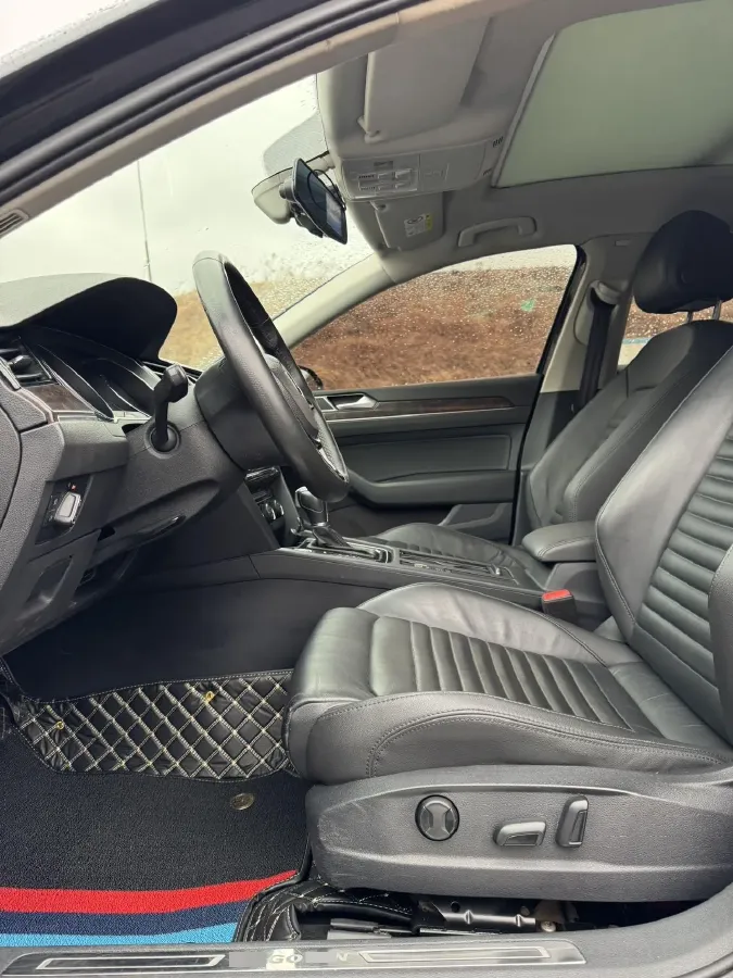 2019 Volkswagen Magotan 2.0T 186HP L4 7DCT,autocango,china used car exporter,china ev exporter,chinese used car exporter,chinese used ev exporter