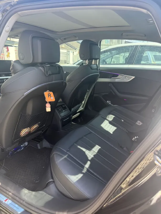 2020 Audi A4L 2.0T 190HP L4 7DCT,autocango,china used car exporter,china ev exporter,chinese used car exporter,chinese used ev exporter