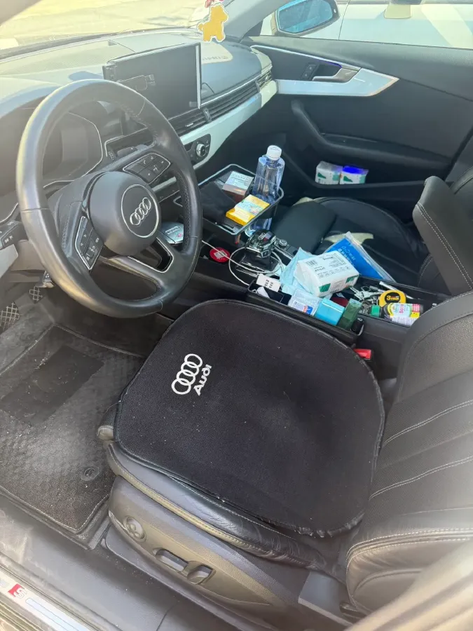 2020 Audi A4L 2.0T 190HP L4 7DCT,autocango,china used car exporter,china ev exporter,chinese used car exporter,chinese used ev exporter