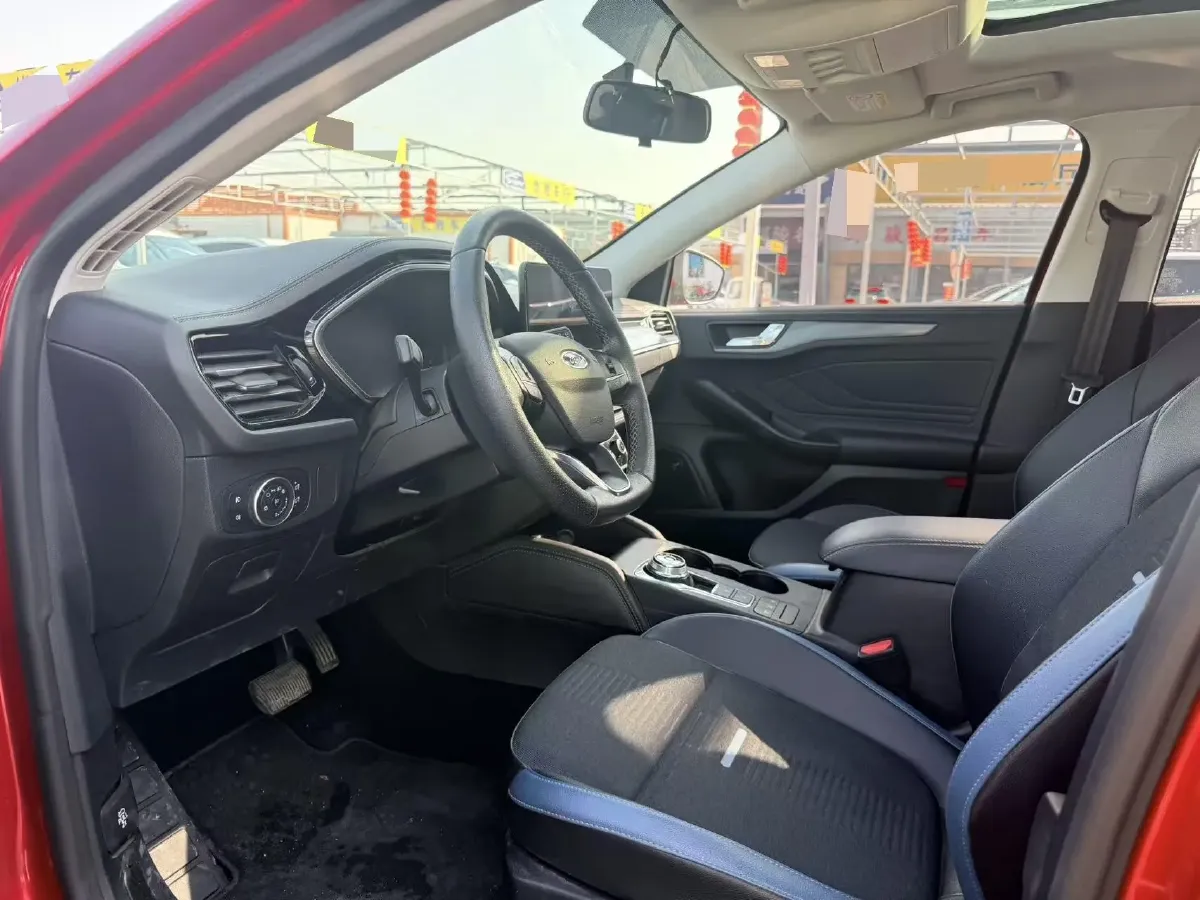 2021 Ford Focus 1.5T 174HP L3 8AT,autocango,china used car exporter,china ev exporter,chinese used car exporter,chinese used ev exporter