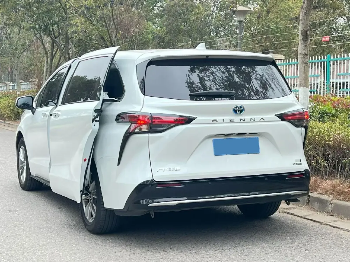2023 Toyota Sienna 2.5L 189HP L4 E-CVT Hybrid,autocango,china used car exporter,china ev exporter,chinese used car exporter,chinese used ev exporter