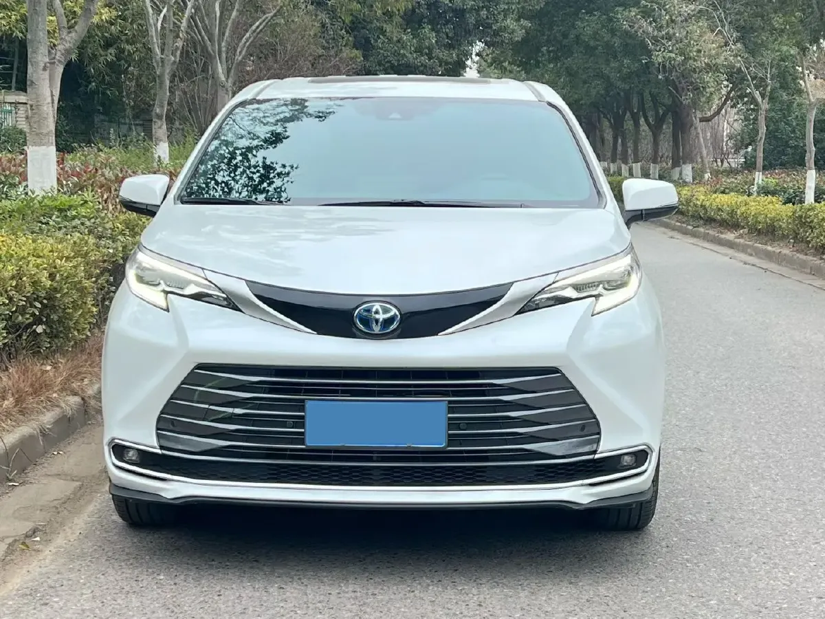 2023 Toyota Sienna 2.5L 189HP L4 E-CVT Hybrid,autocango,china used car exporter,china ev exporter,chinese used car exporter,chinese used ev exporter