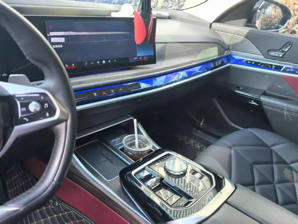 2023 BMW 7 Series 3.0T 272HP L6 8AT,autocango,china used car exporter,china ev exporter,chinese used car exporter,chinese used ev exporter