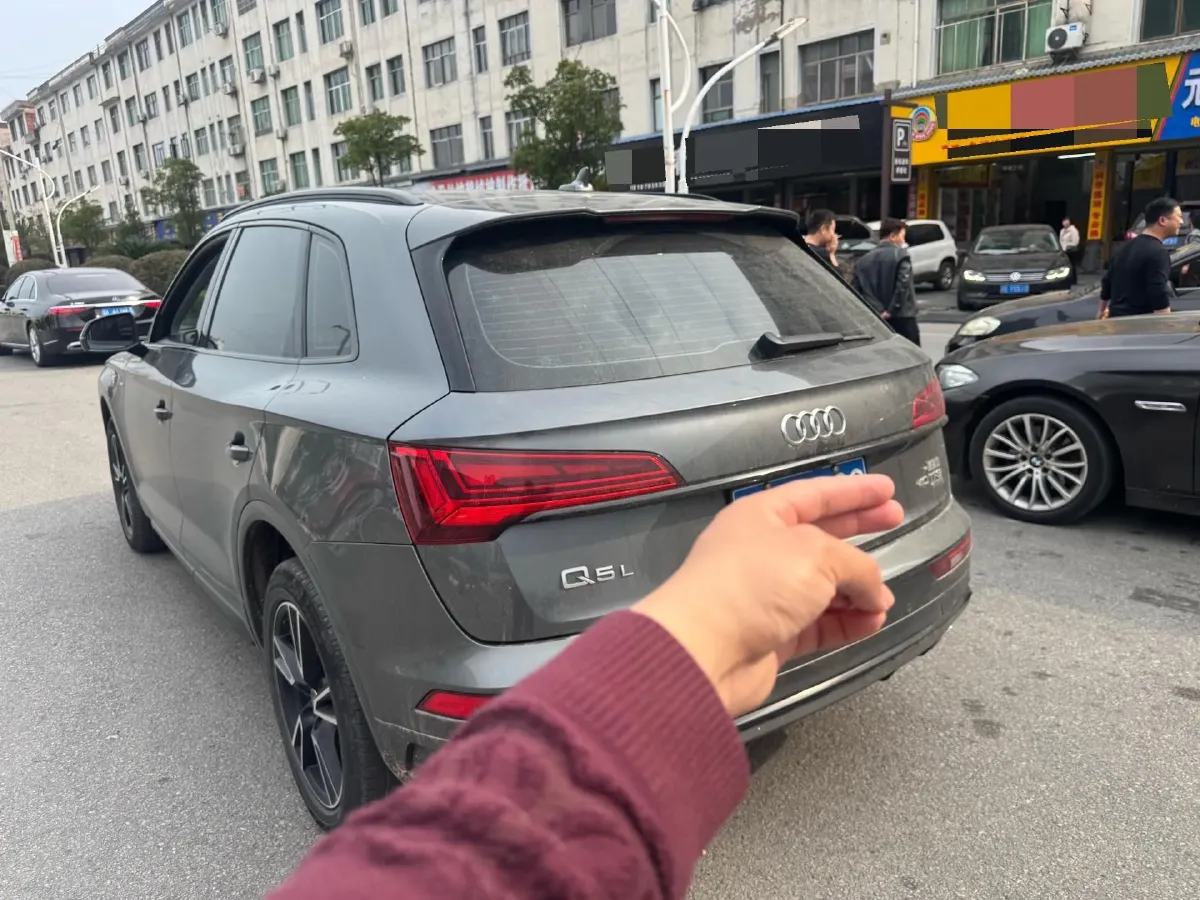 2021 Audi Q5L 2.0T 190HP L4 7DCT,autocango,china used car exporter,china ev exporter,chinese used car exporter,chinese used ev exporter