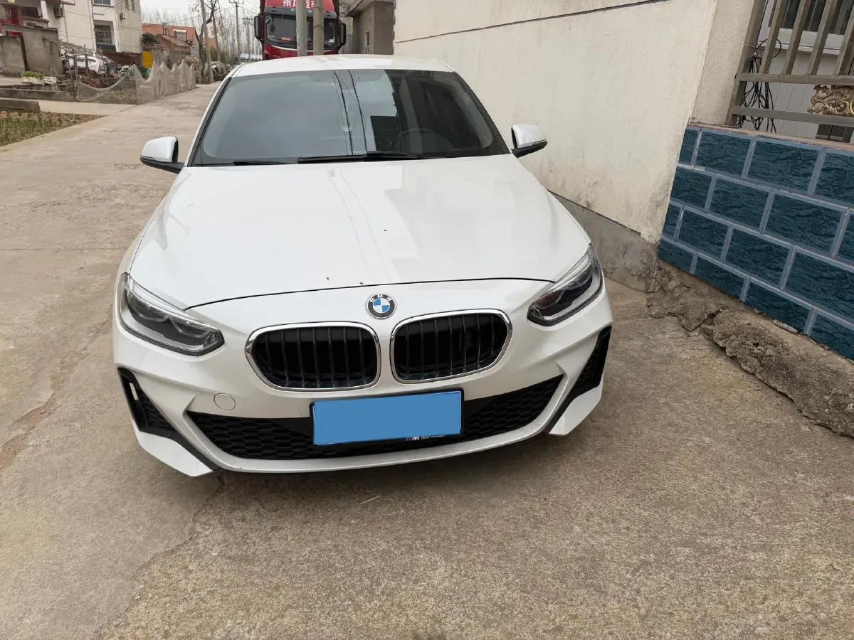 2022 BMW 1 Series 1.5T 140HP L3 7DCT,autocango,china used car exporter,china ev exporter,chinese used car exporter,chinese used ev exporter