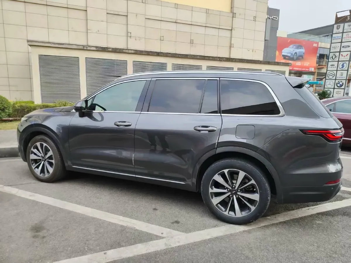 2020 Li ONE Range Extended 131HP REEV 40.5KWH,autocango,china used car exporter,china ev exporter,chinese used car exporter,chinese used ev exporter