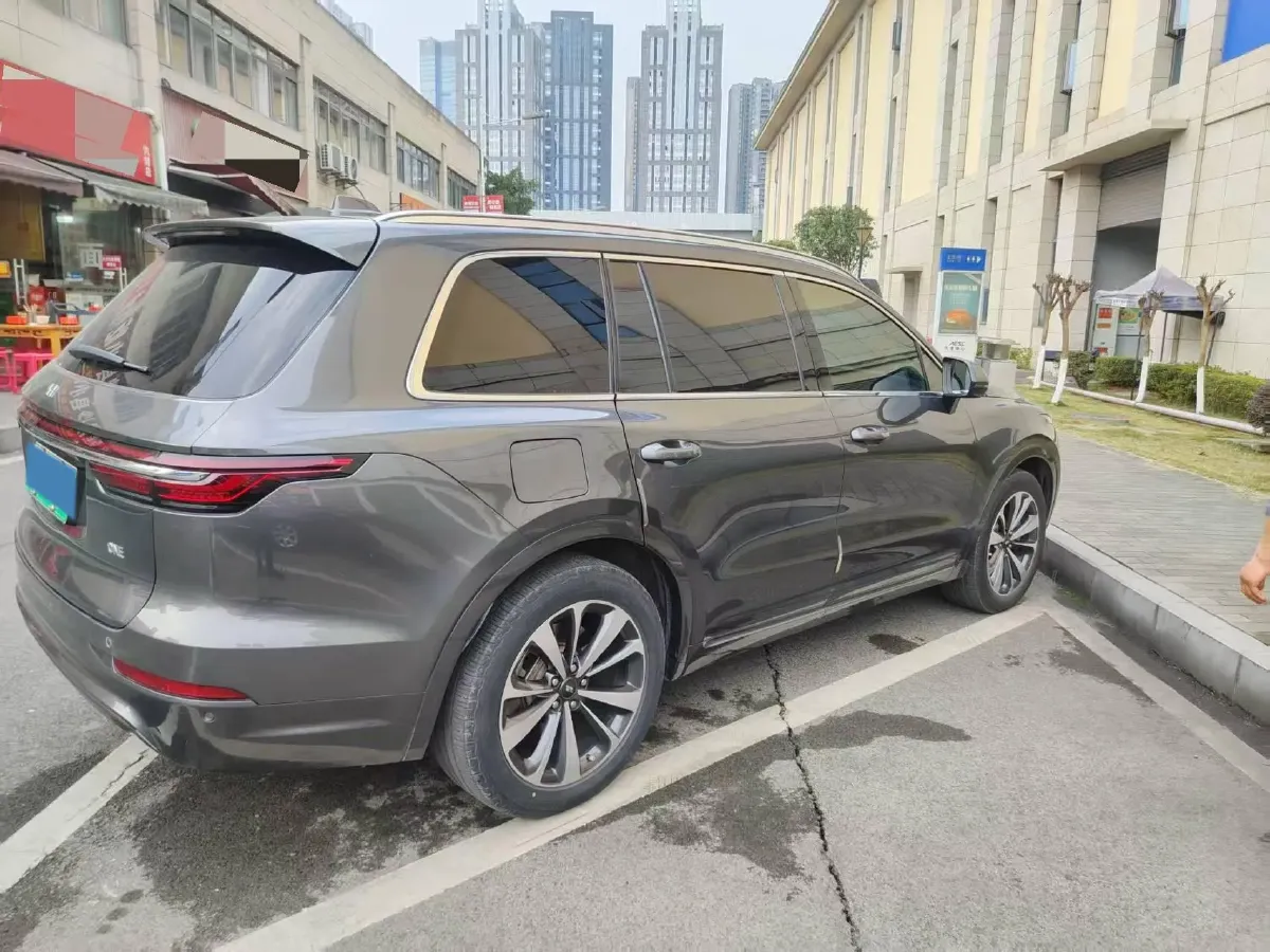 2020 Li ONE Range Extended 131HP REEV 40.5KWH,autocango,china used car exporter,china ev exporter,chinese used car exporter,chinese used ev exporter