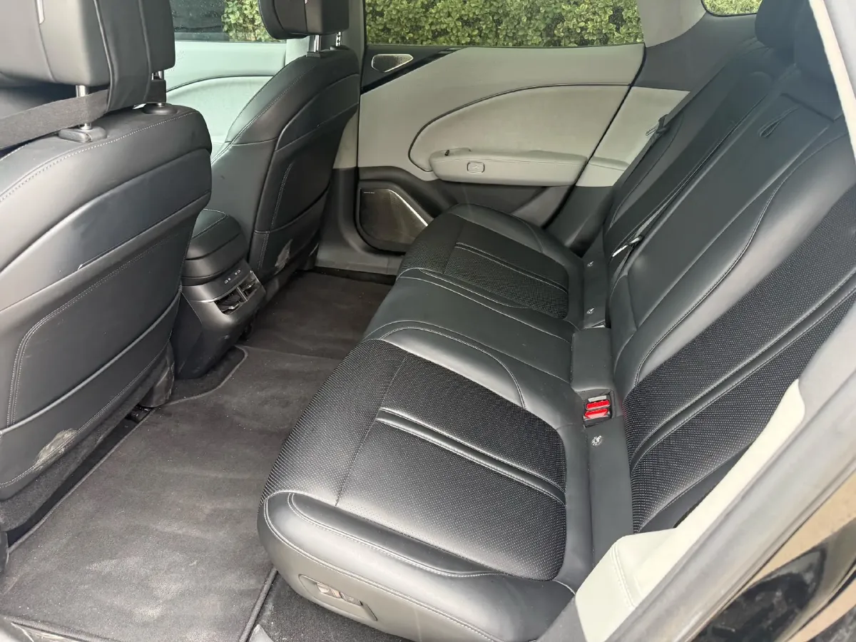 2024 Zeekr 007 BEV 75KWH,autocango,china used car exporter,china ev exporter,chinese used car exporter,chinese used ev exporter