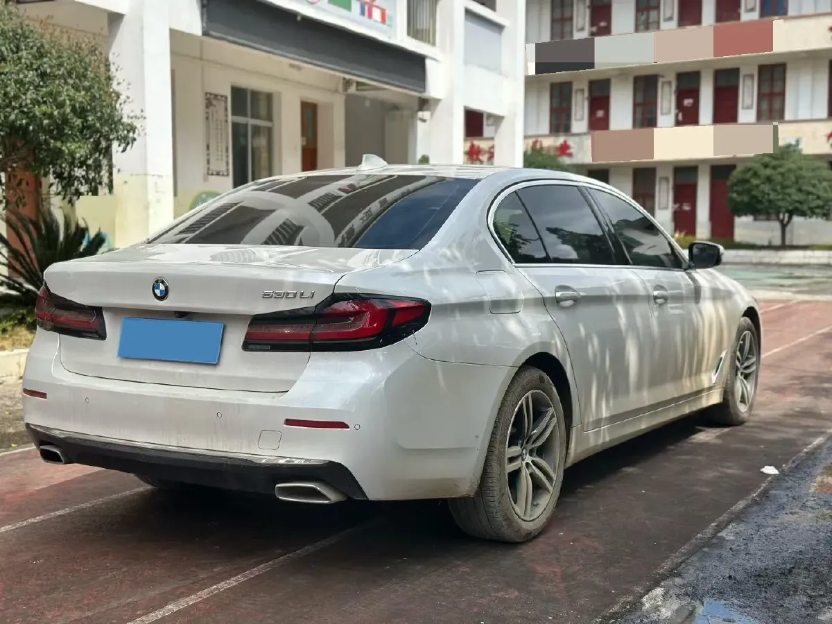 2021 BMW 5 Series 2.0T 252HP L4 8AT,autocango,china used car exporter,china ev exporter,chinese used car exporter,chinese used ev exporter