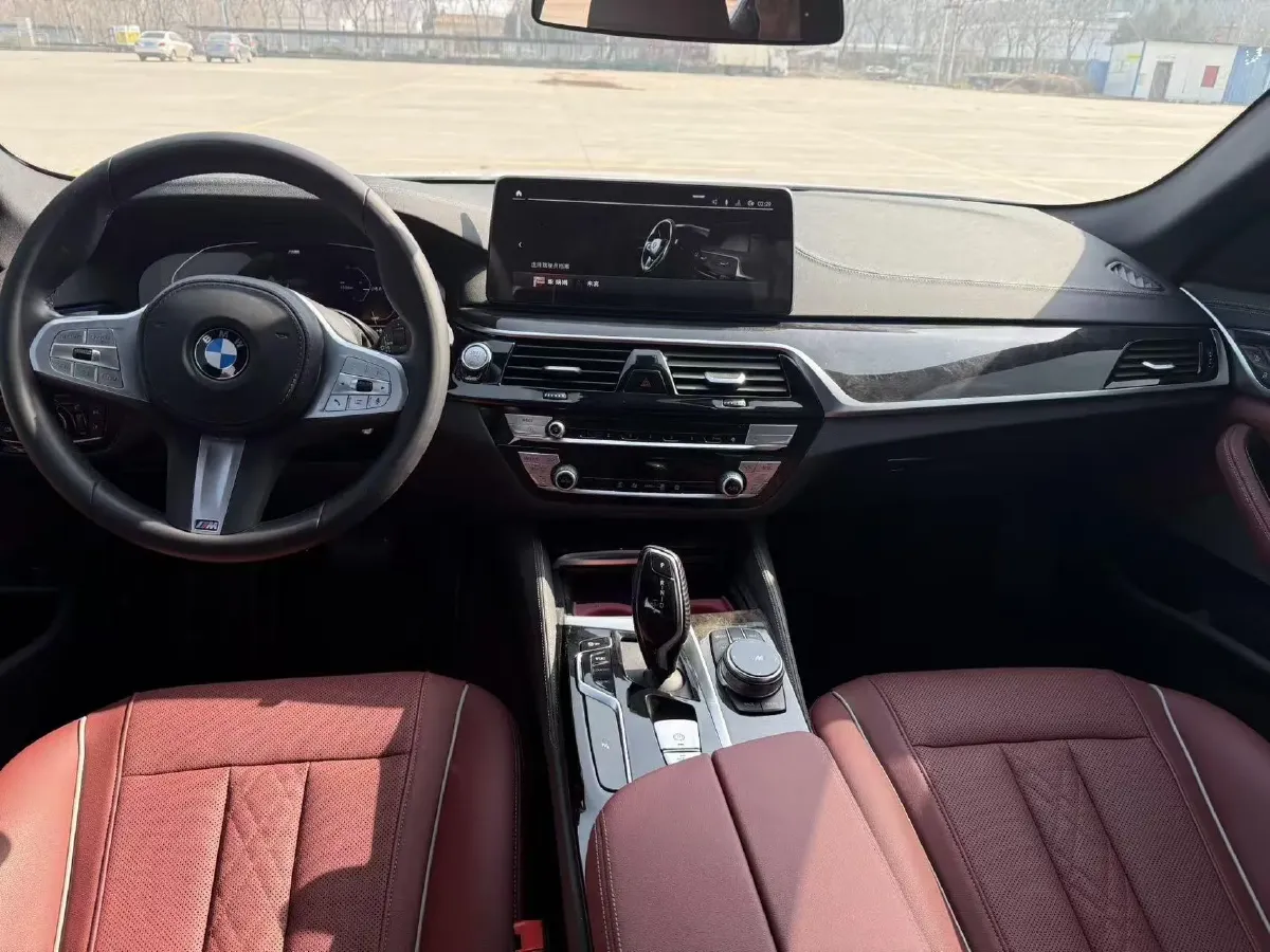 2022 BMW 5 Series 2.0T 184HP L4 8AT,autocango,china used car exporter,china ev exporter,chinese used car exporter,chinese used ev exporter