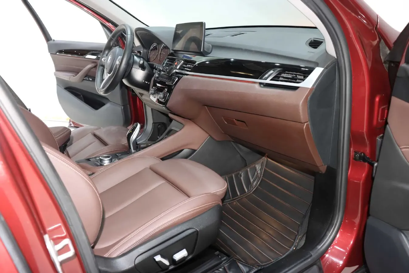 2021 BMW X1 2.0T 192HP L4 7DCT,autocango,china used car exporter,china ev exporter,chinese used car exporter,chinese used ev exporter