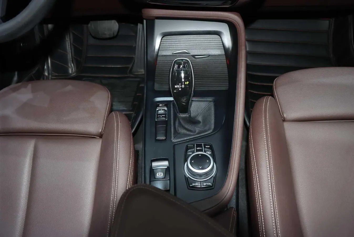 2021 BMW X1 2.0T 192HP L4 7DCT,autocango,china used car exporter,china ev exporter,chinese used car exporter,chinese used ev exporter