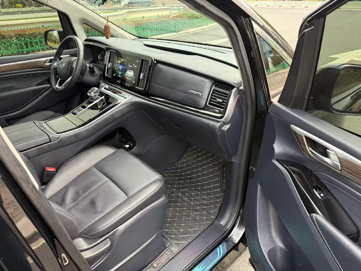 2021 GAC Trumpchi M8 2.0T 252HP L4 8AT,autocango,china used car exporter,china ev exporter,chinese used car exporter,chinese used ev exporter