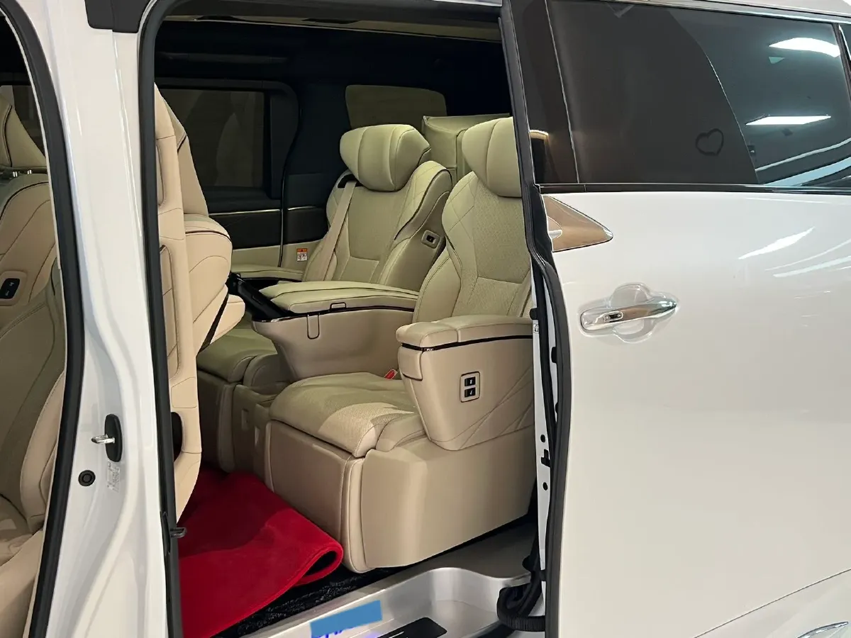 2024 Toyota Alphard 2.5L 190HP L4 E-CVT Hybrid,autocango,china used car exporter,china ev exporter,chinese used car exporter,chinese used ev exporter