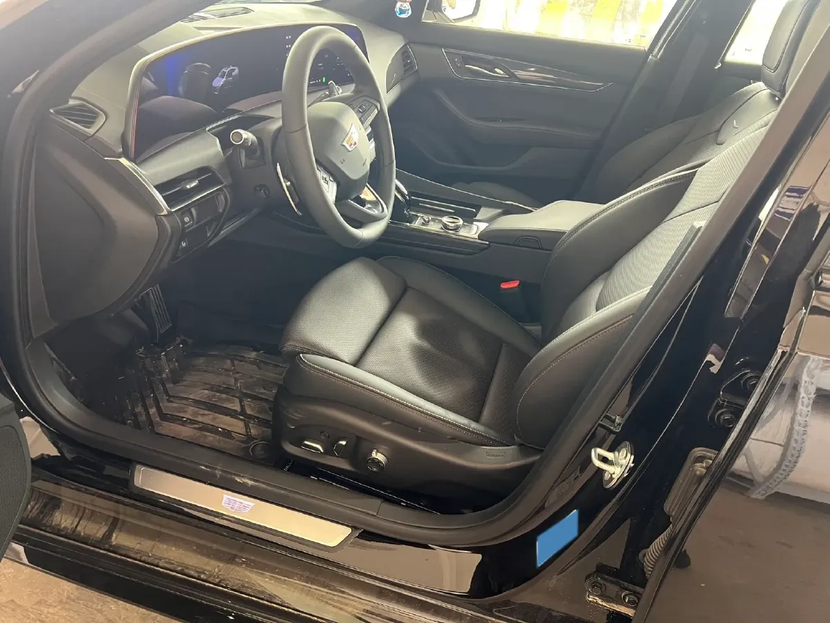 2025 Cadillac CT5 2.0T 237HP L4 10AT,autocango,china used car exporter,china ev exporter,chinese used car exporter,chinese used ev exporter