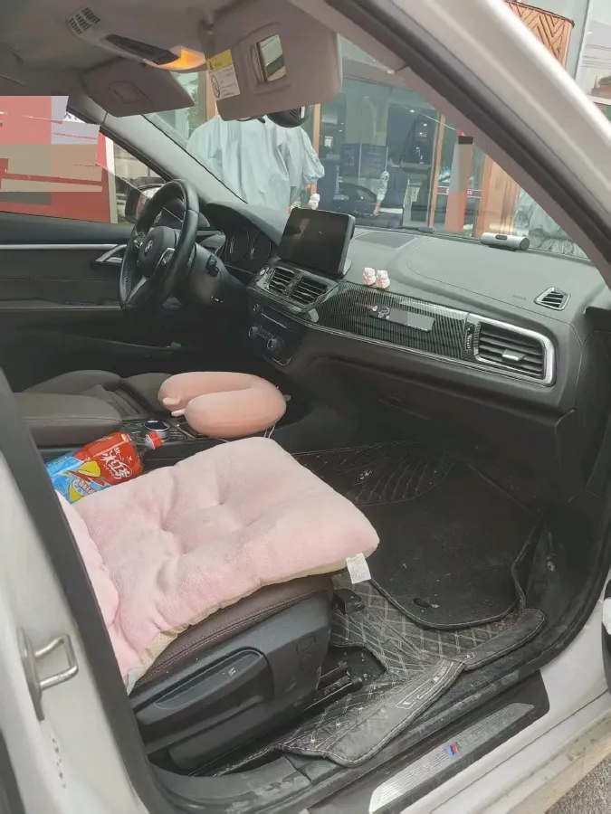 2022 BMW 1 Series 1.5T 140HP L3 7DCT,autocango,china used car exporter,china ev exporter,chinese used car exporter,chinese used ev exporter